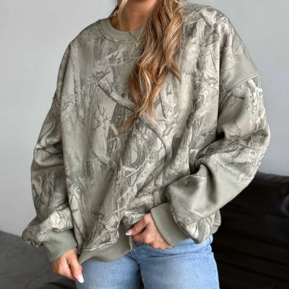 Le Lis Olive Camo Crewneck Sweatshirt